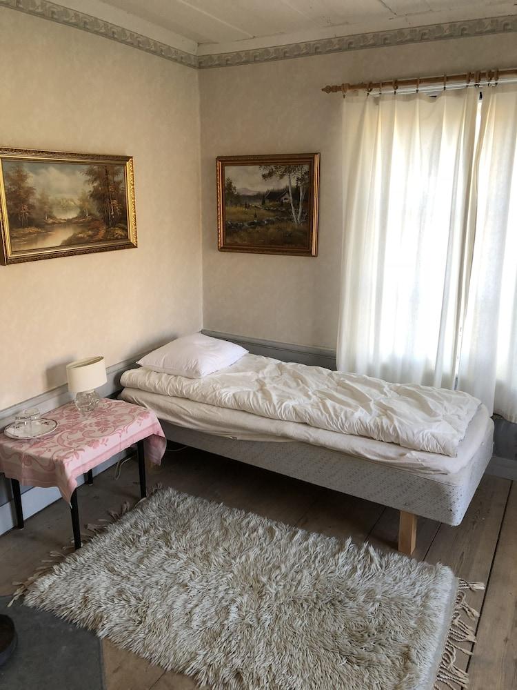 Frägsta Hälsingegård Bed & Breakfast