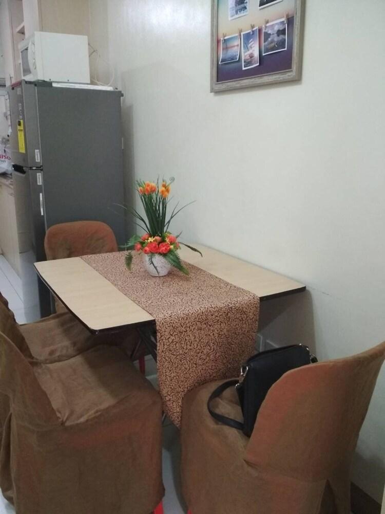 Petz Blossoms Chateau