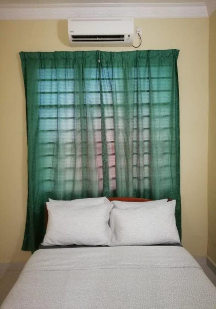 Hotel by Lawang Suites