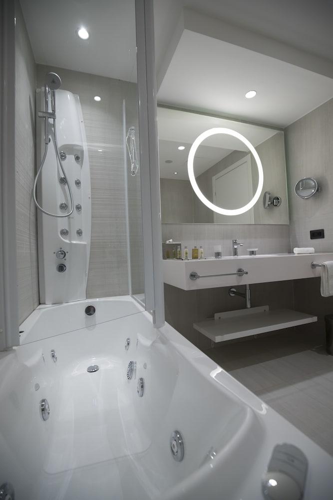 Doubletree by Hilton Pointe-Noire