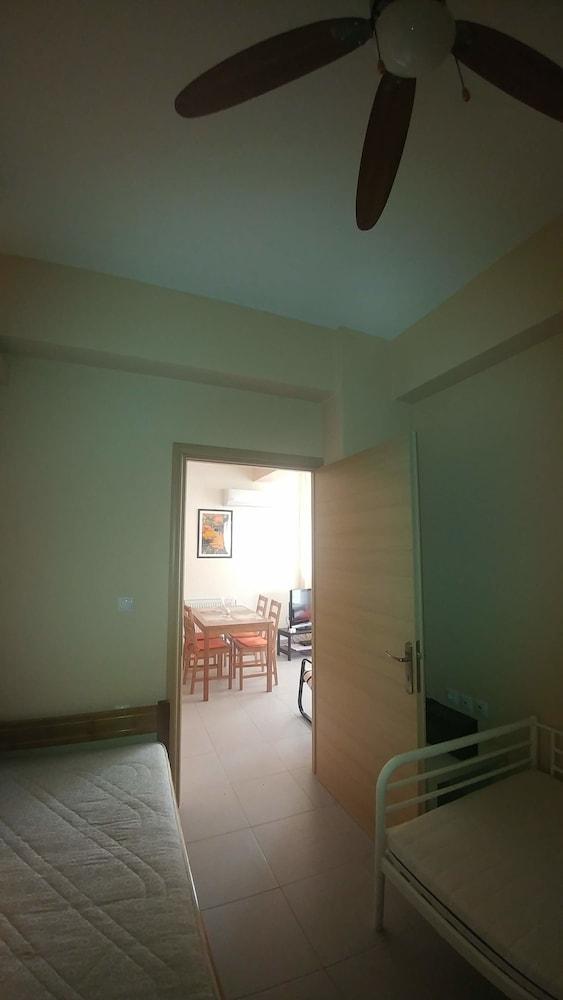 Kanakaris Apartments