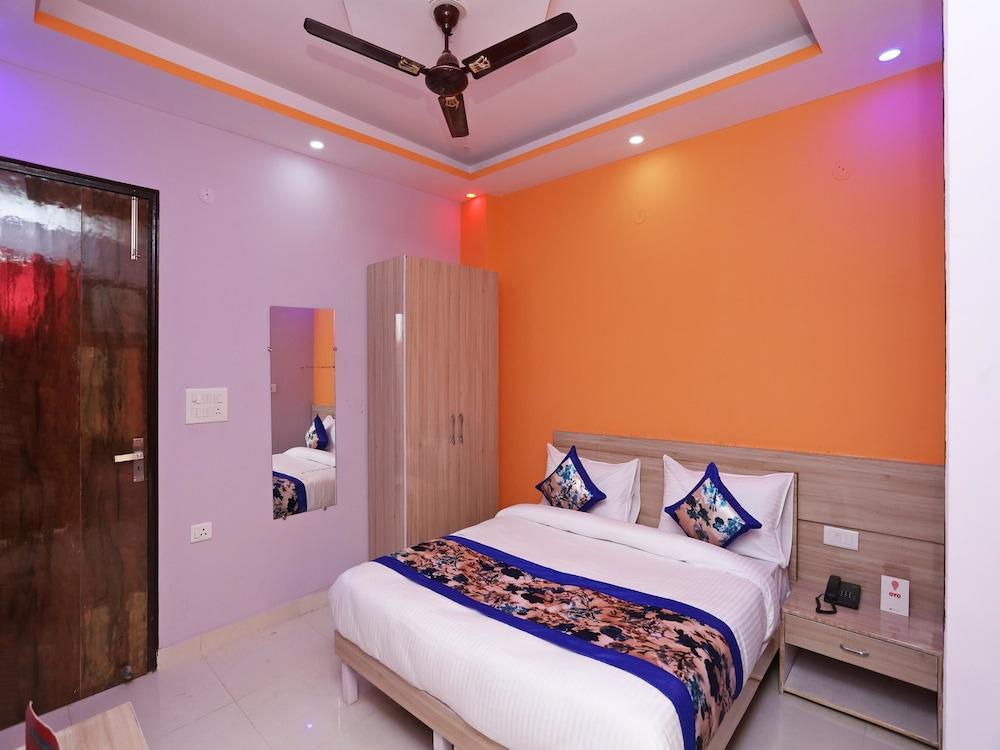 OYO 14822 Rose Residency