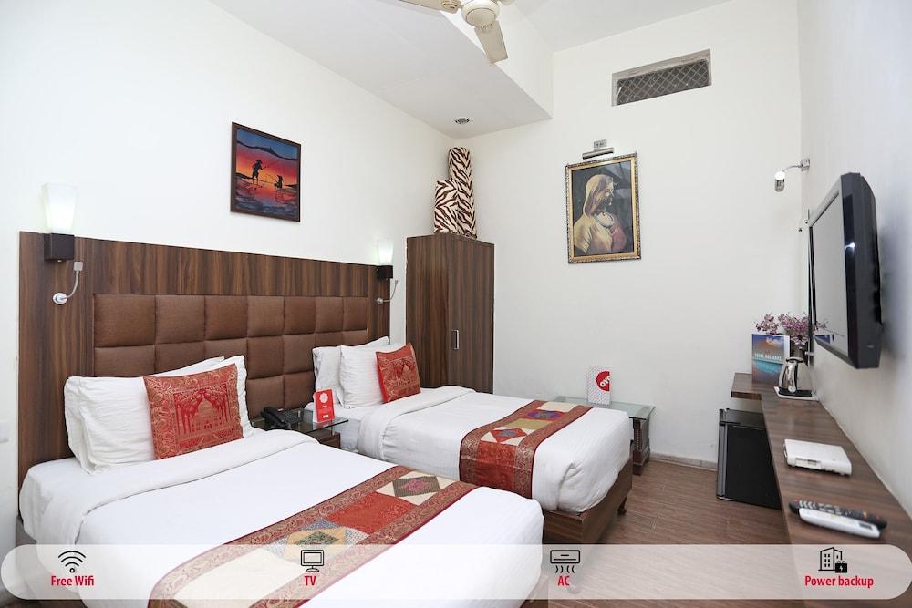 OYO 15201 The Marc Blu