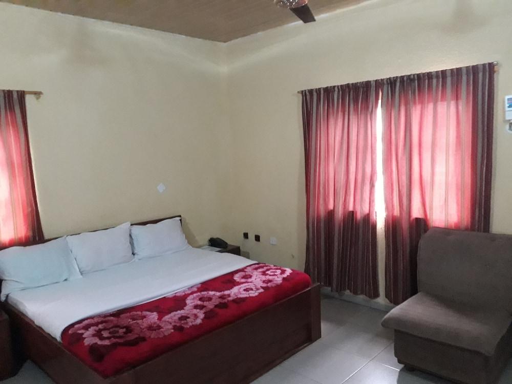 Filbon Hotel & Gardens