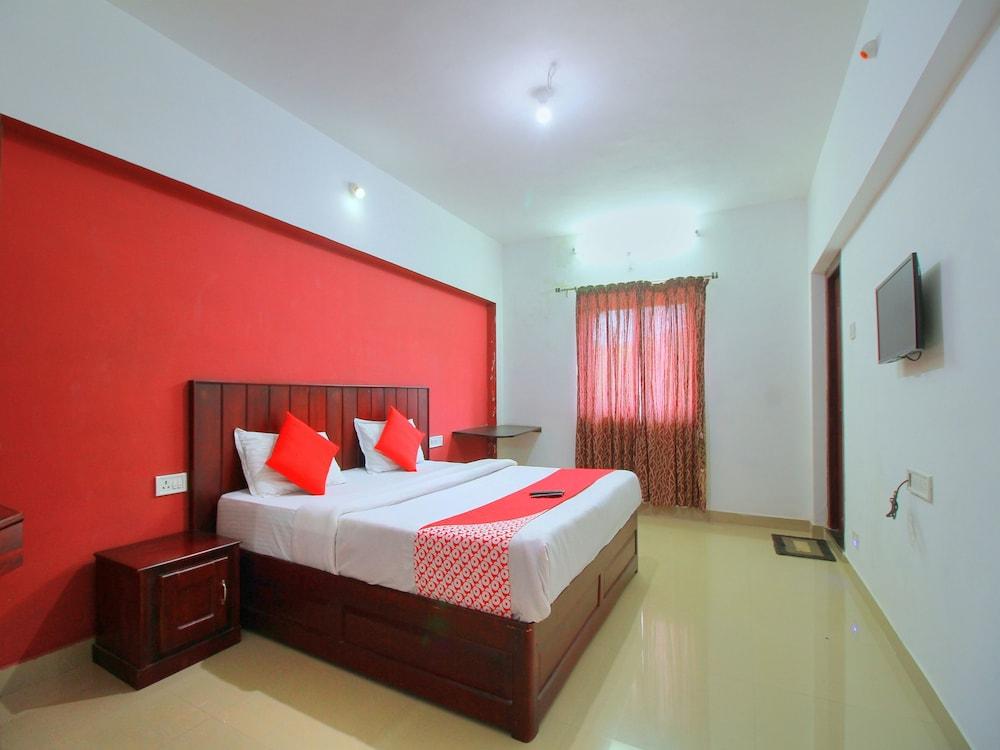 OYO 15479 Vista Suites Kalatty