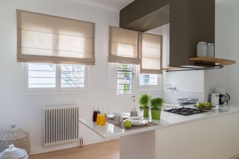 Virtue by Stylish Stays