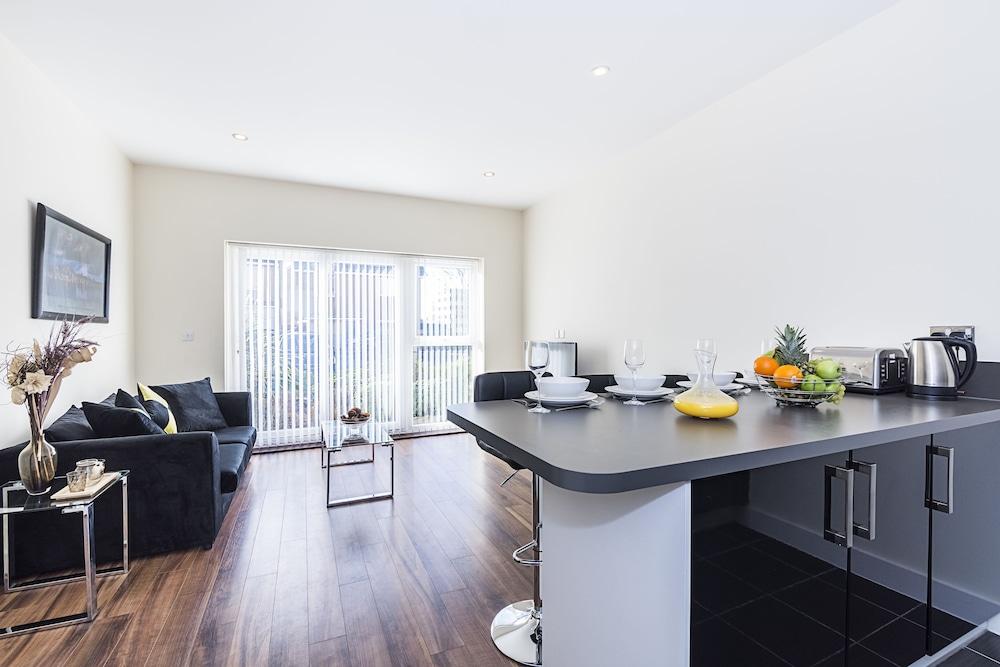 Heron House Apartments