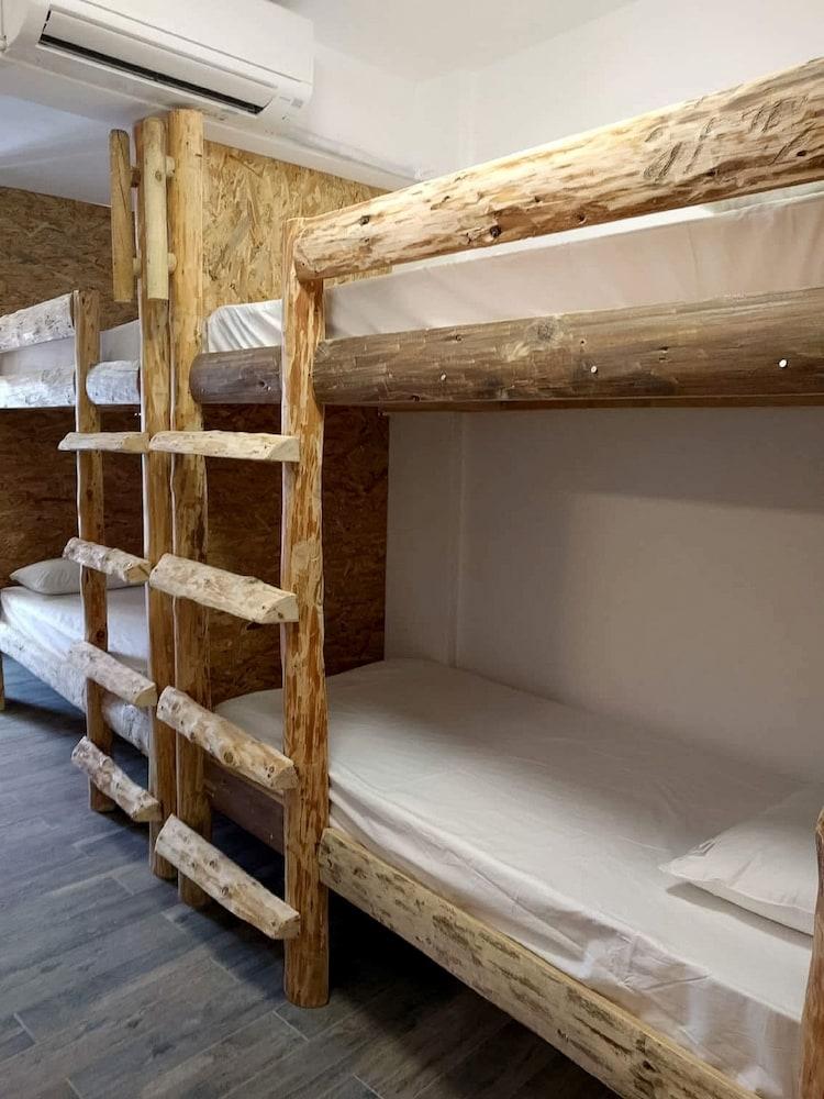 Tithora Athens Hostel