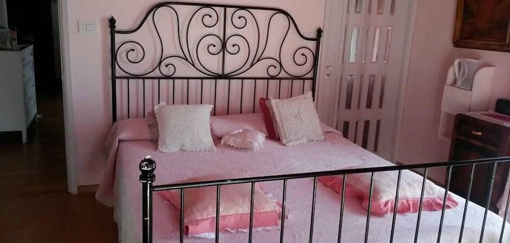 Lunartista Bed & Breakfast