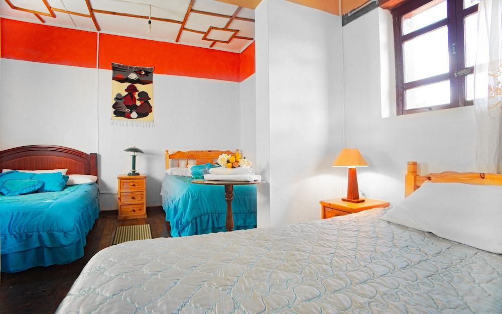 Colonial House Inn - Hostel