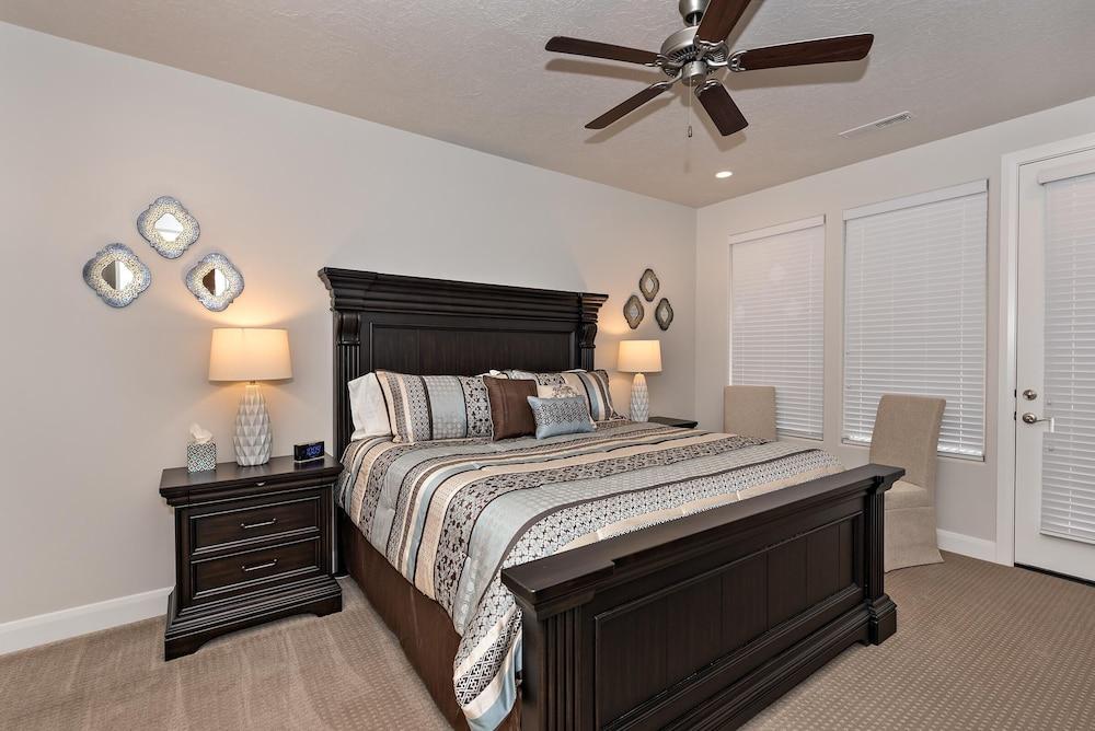 Red Rock Getaway Villa 4