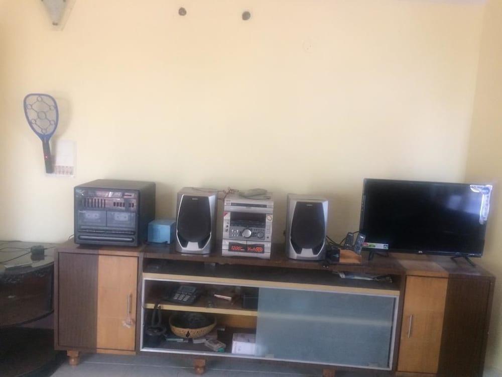 TripThrill Deccan Farm House