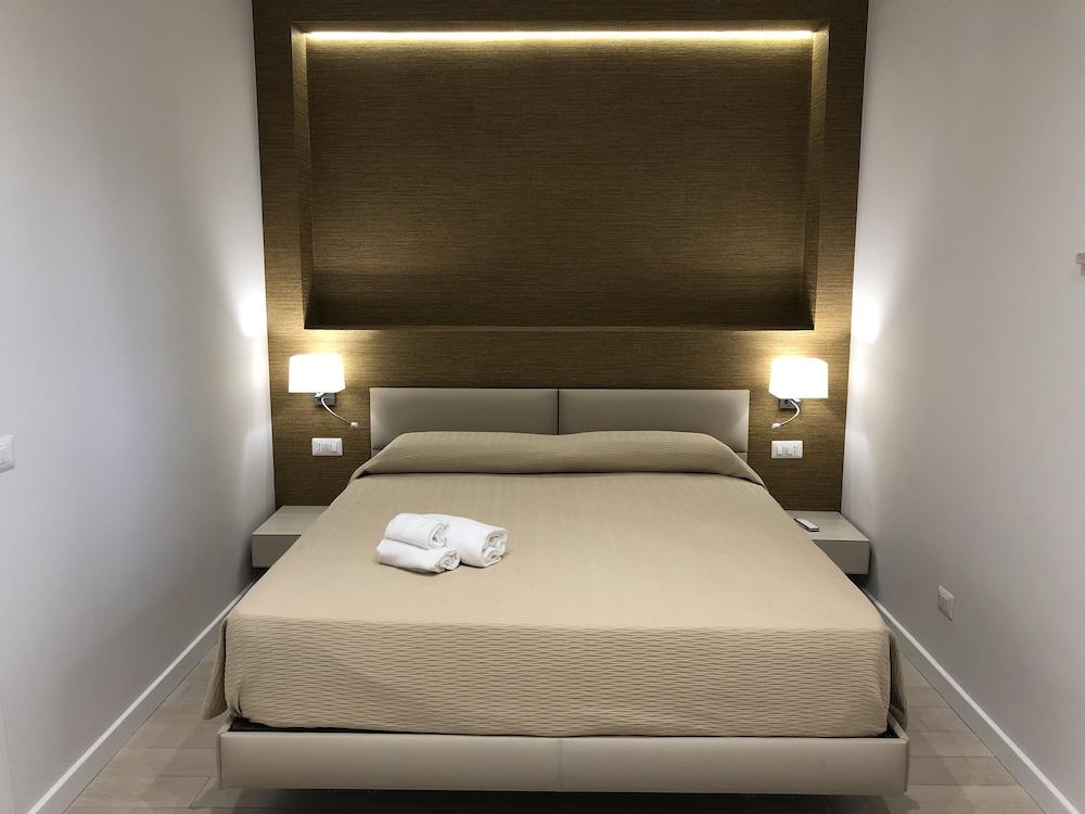 Isola Bella Infinity Suites