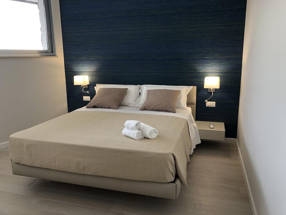 Isola Bella Infinity Suites