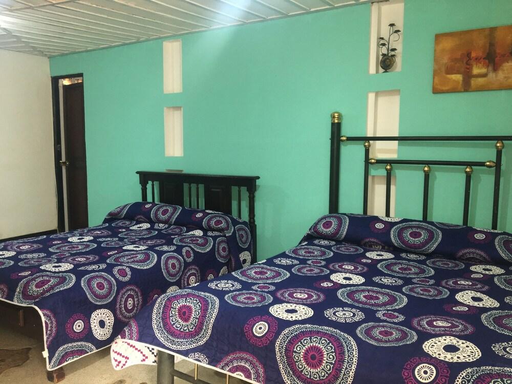 Bareque Hostel