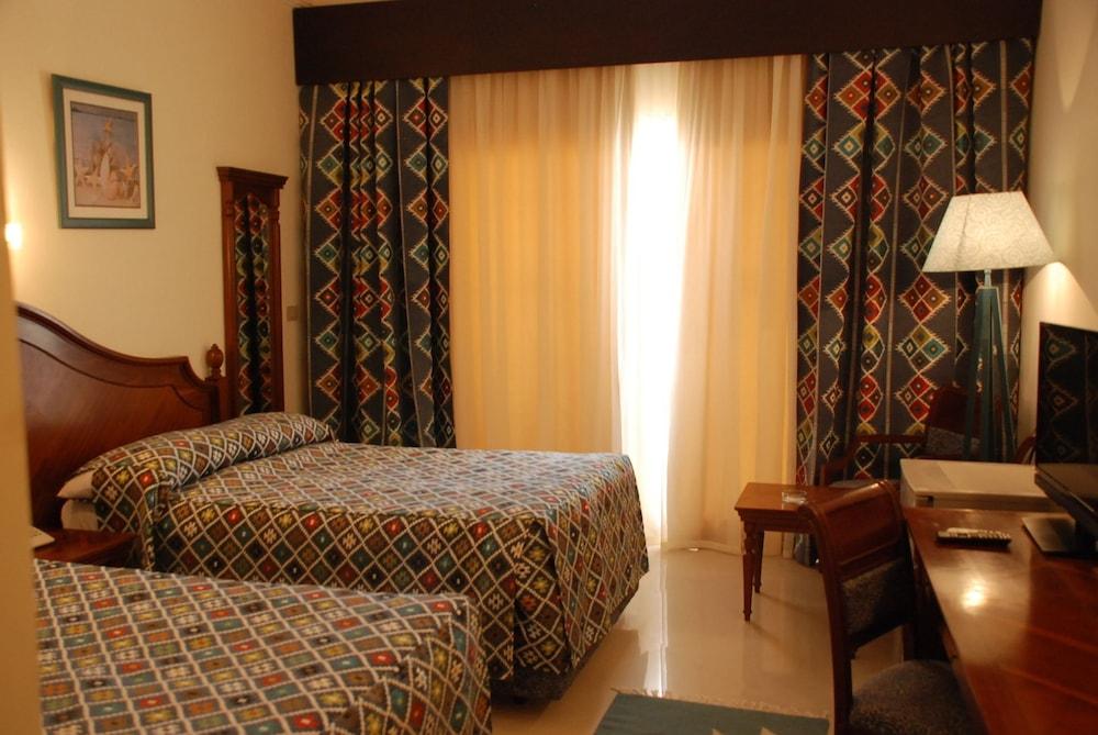 Palm Beach Hostmark Resort