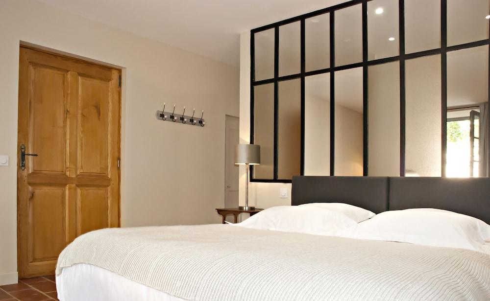 Chartreuse de Mougeres