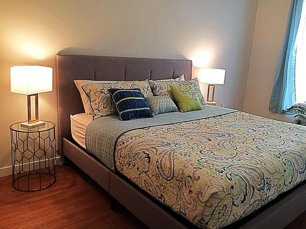 Cityscape I - Sleeps 8