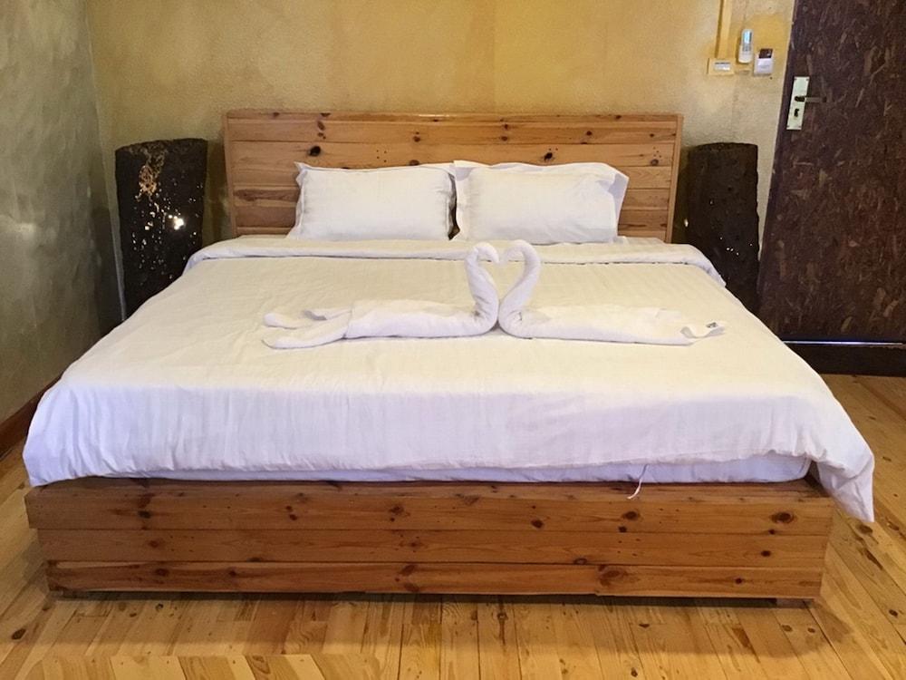 Suannamphukradueng Resort and Hotel