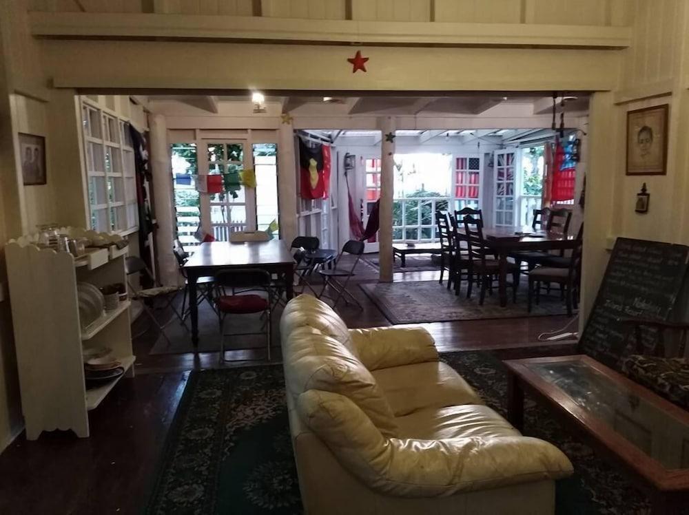 Colonial Lodge Hostel