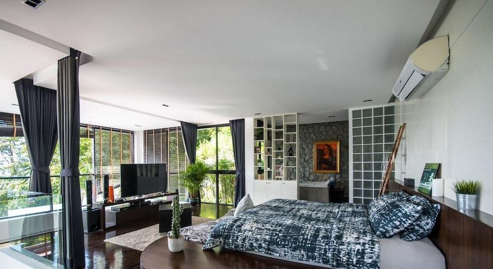 State Of The Art 4 Bedrooms Sea View Pool Villa by Bristol