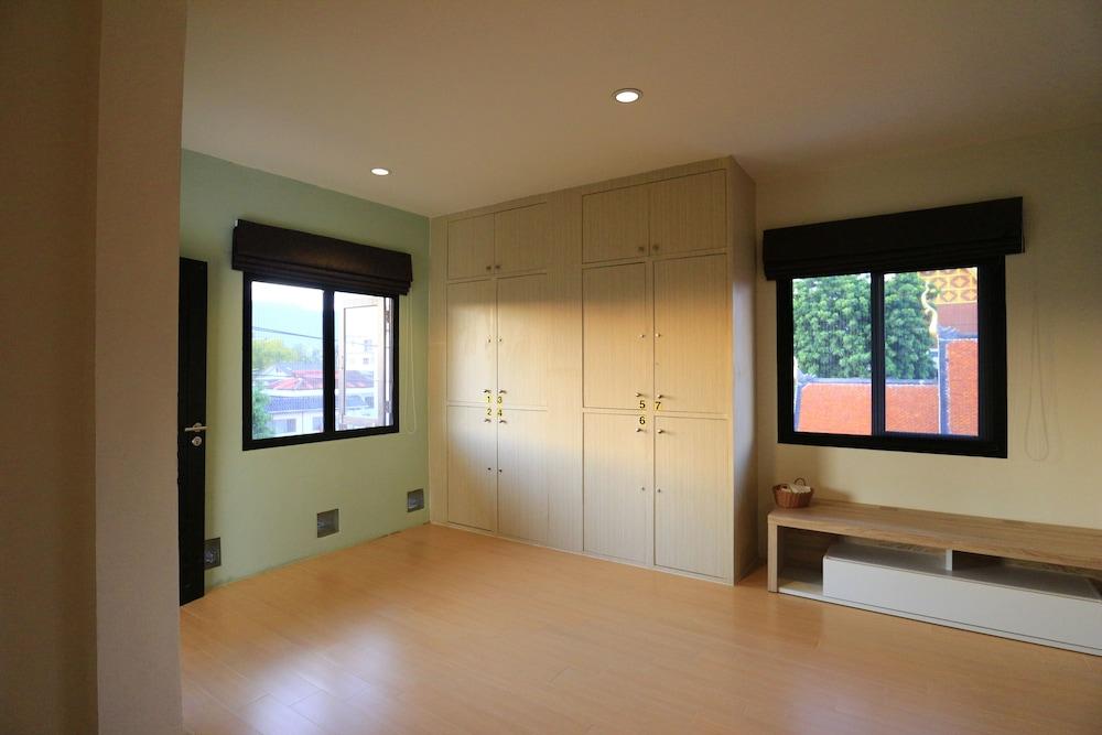 Baan Ploy in - Adults Only