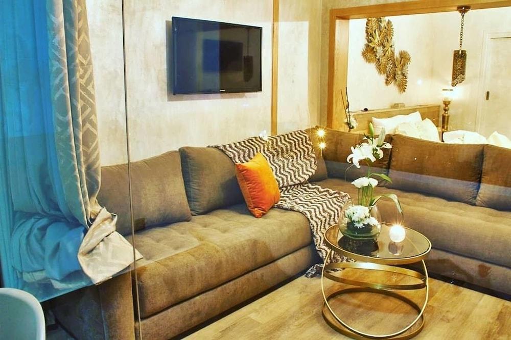 Mabrouk Hotel And Suites