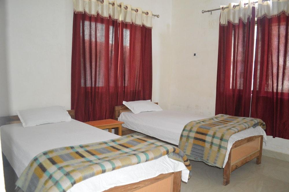 Middle Way Home Stay