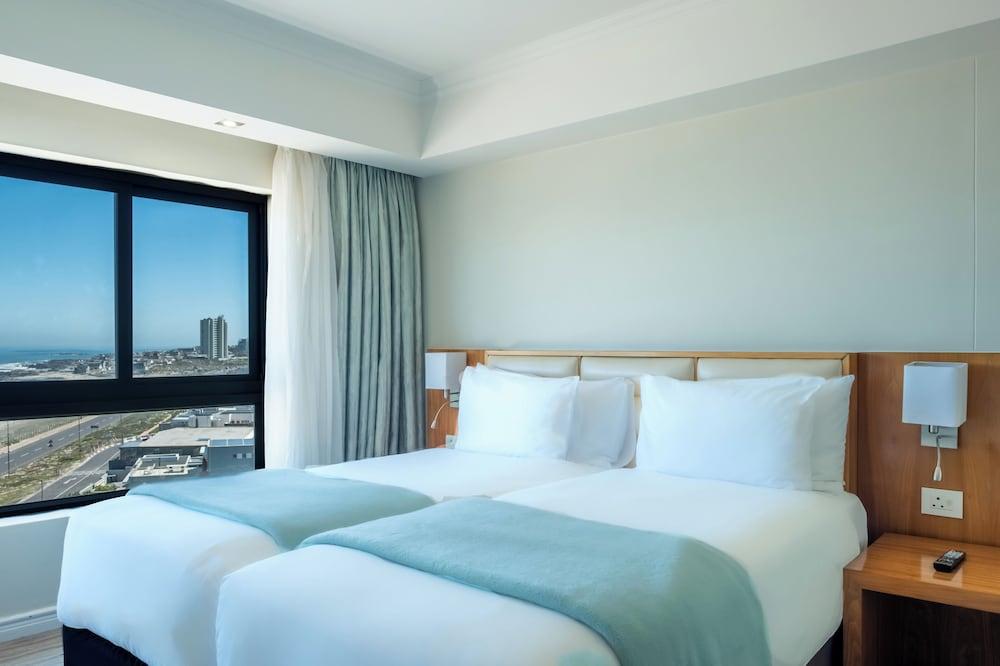 Blaauwberg Beach Hotel