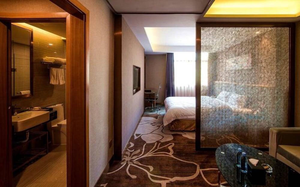 CNHOL Radient Hotel (Shenzhen Qianhai Branch)