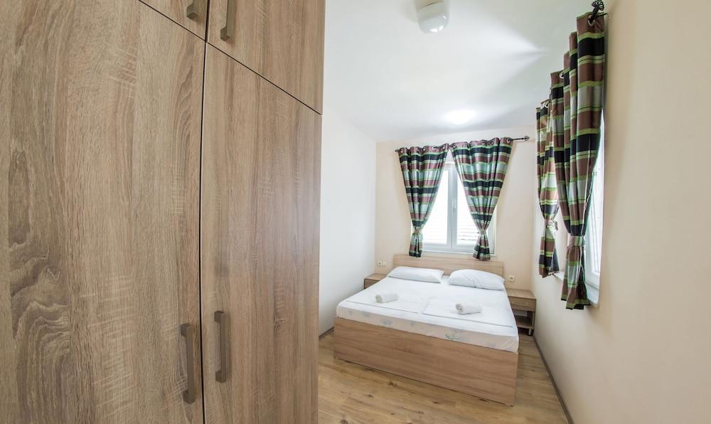 Luxury villa Imperial - with the vineyard views