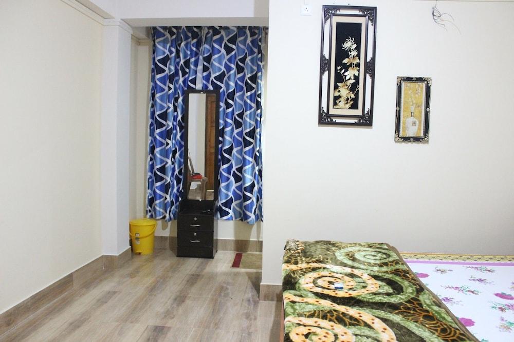 Pumpkin Vibgyor Guest House