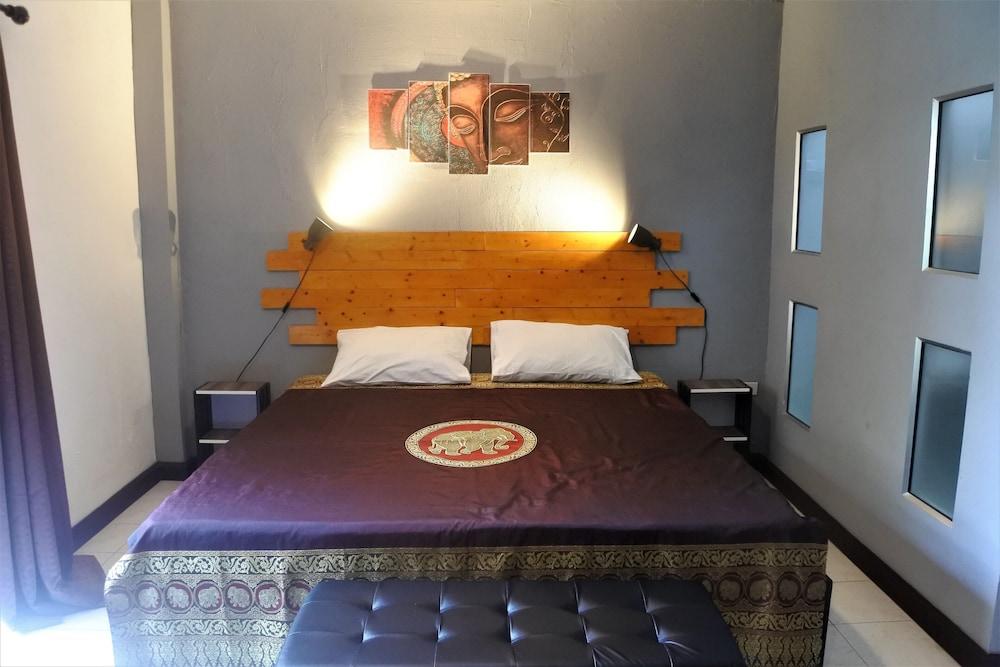 Hi Karon Beach Hotel