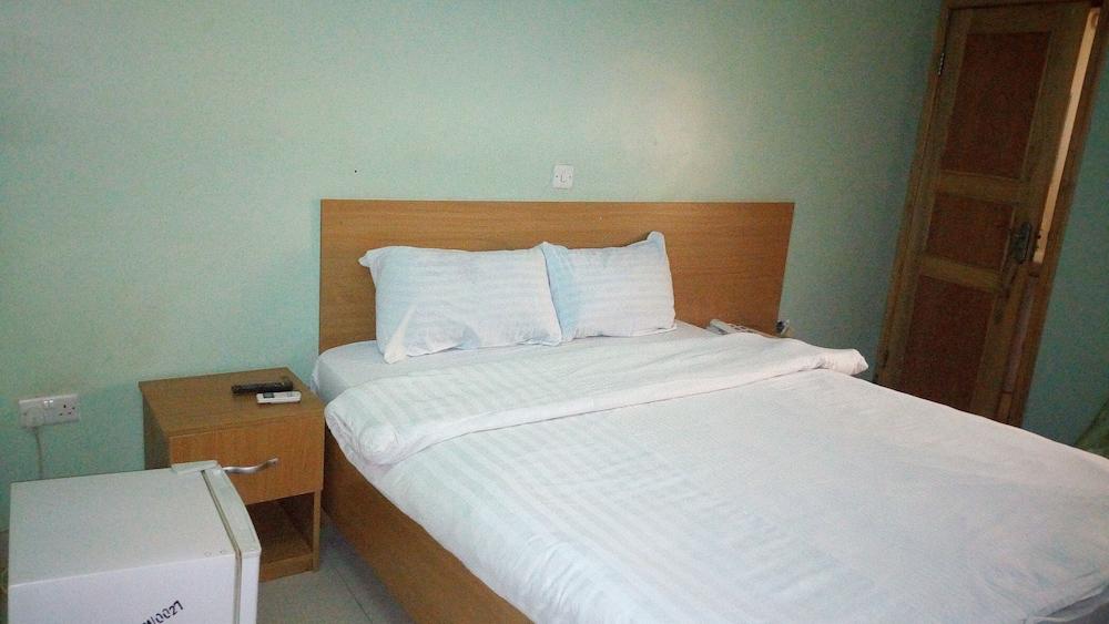 Mataan Hotel  Suites