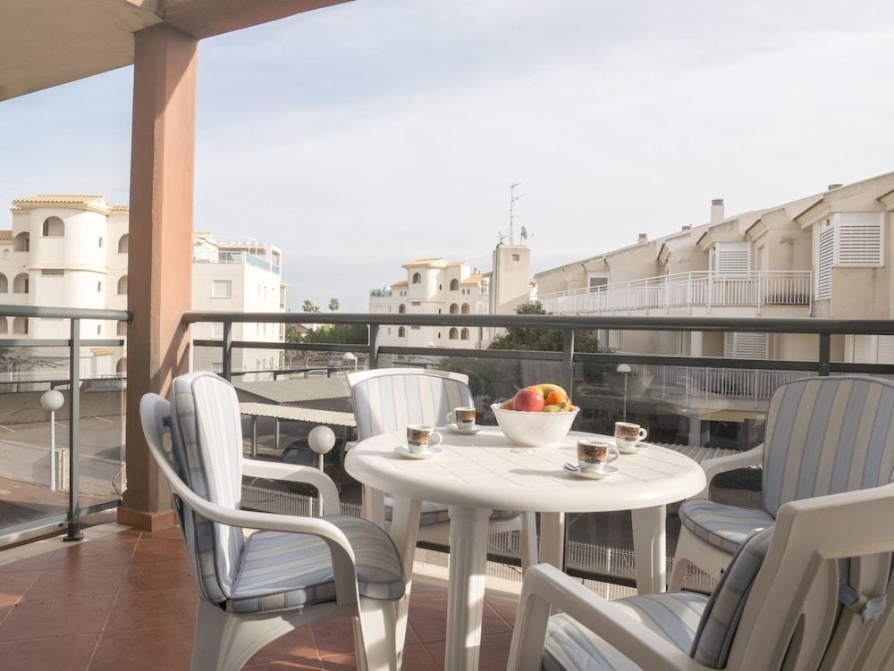 Marineu Atenea Playa Romana