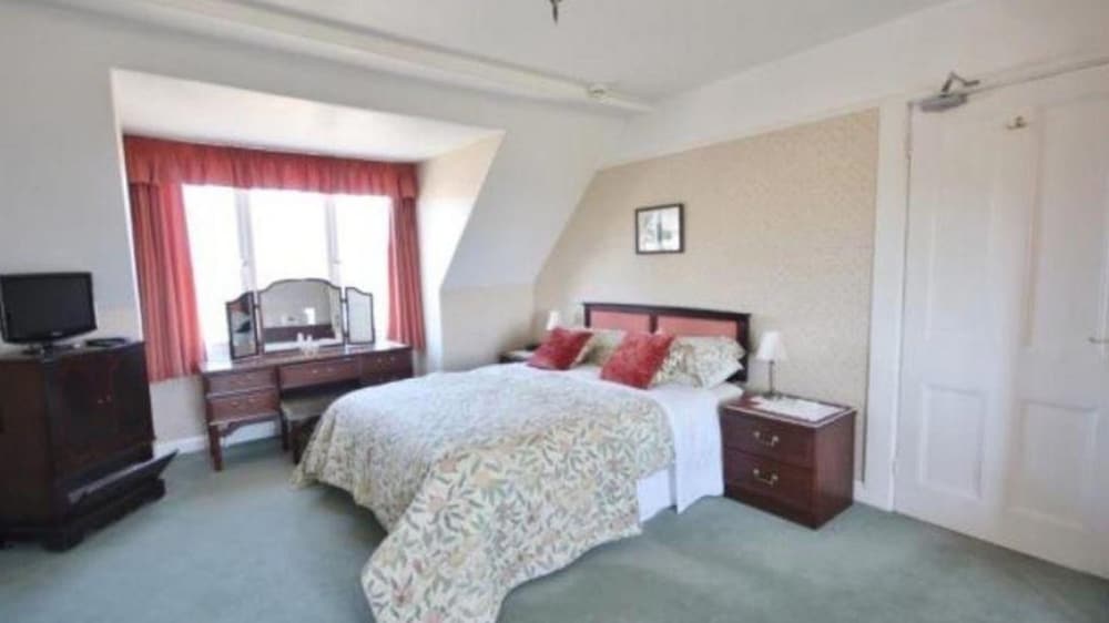 Hillcrest House Bed & Breakfast