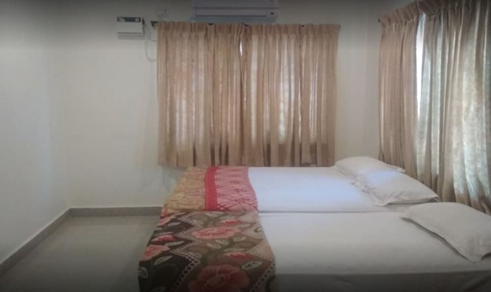 Krishna Tourist Home