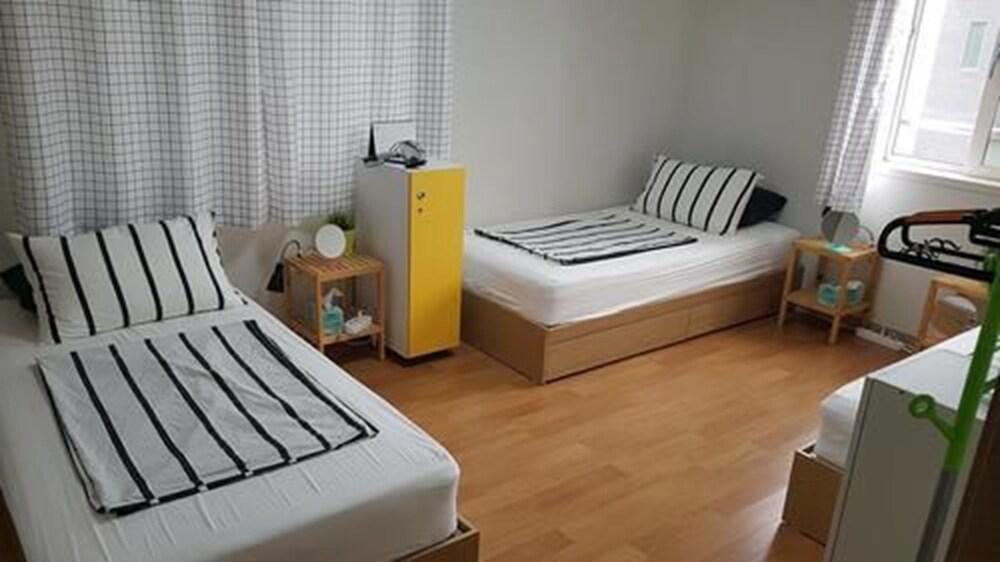 Airbuddy Guesthouse - Hostel