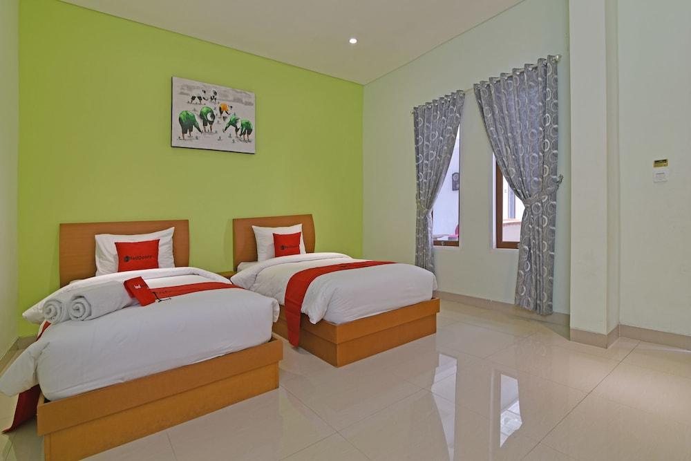 RedDoorz Plus @ Mahendradatta Denpasar