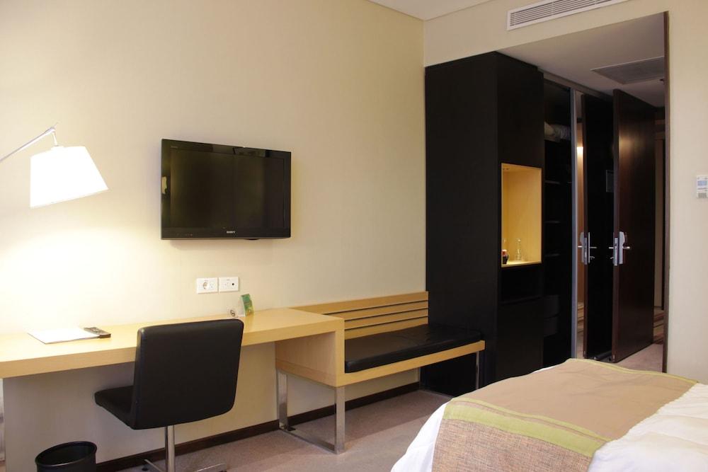 Rivera Casino & Resort