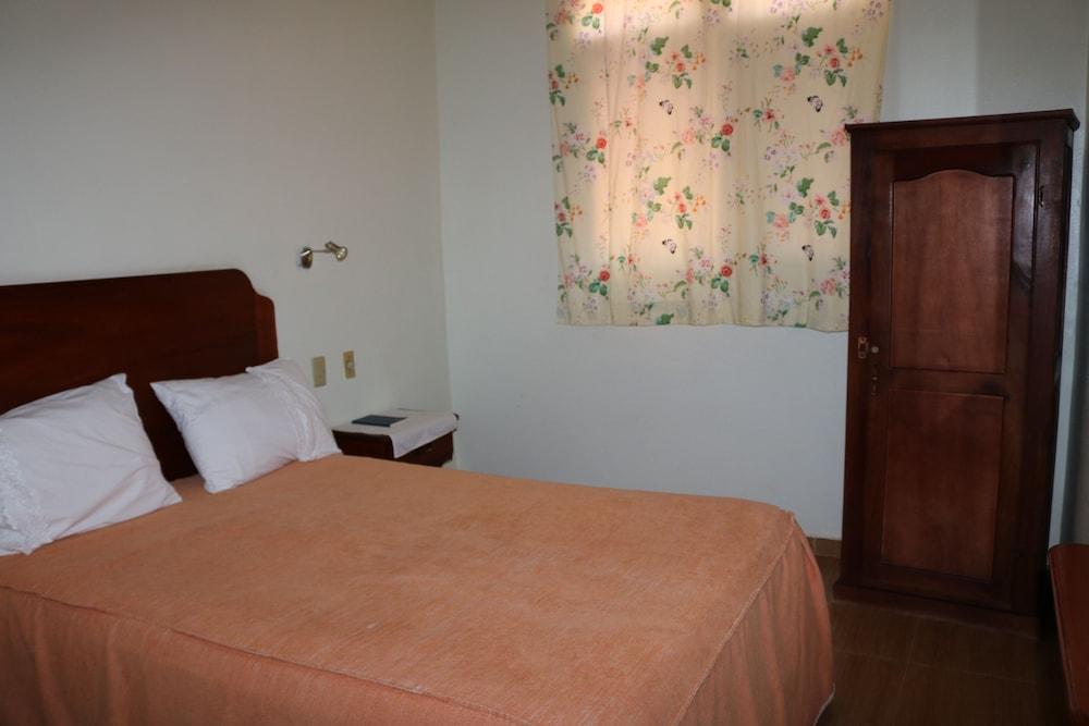 Hostal D Oleo Méndez