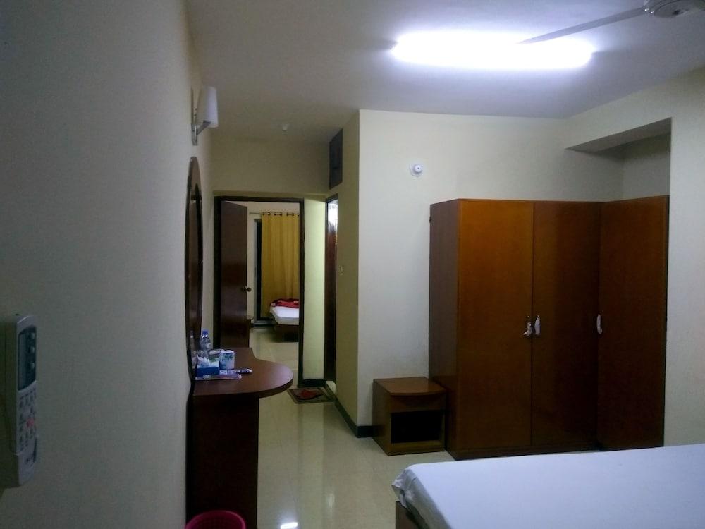 Hotel Delwar Paradise