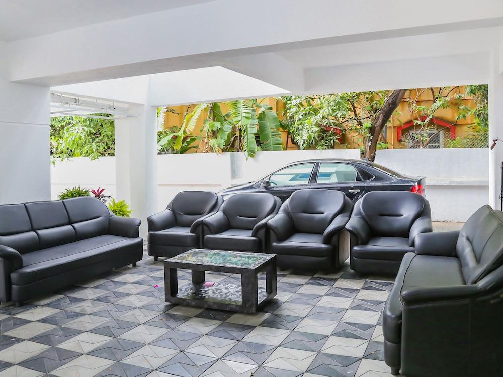 Capital O 15610 Omkar Executive