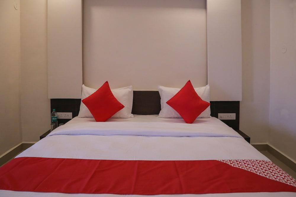 OYO 22066 Hotel Mayur