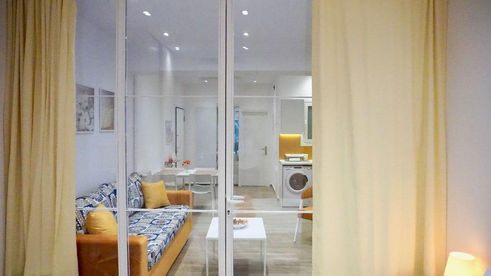 Spacious Peaceful Studio with Garden Patio