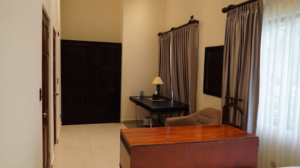 Sunset del Mar Beach Front House