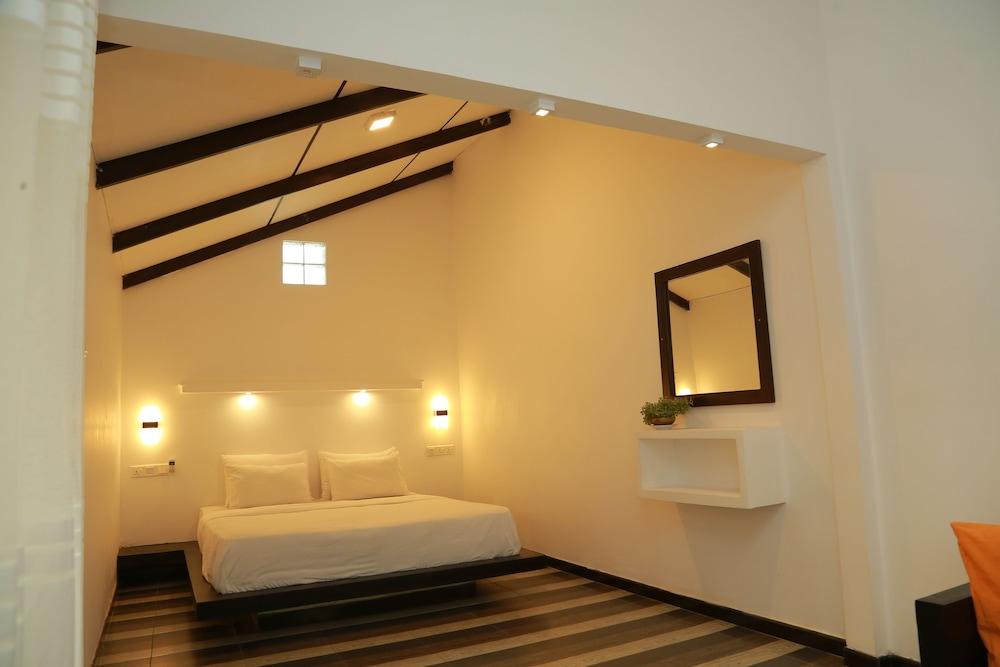 Midigama Holiday Inn