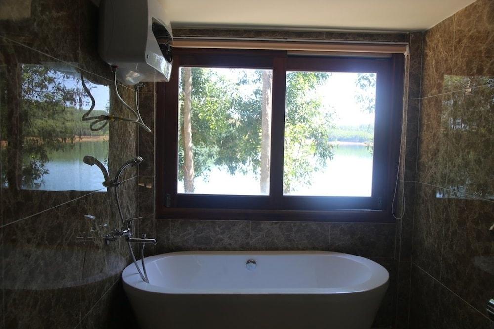 Phu Ninh Lake Resort