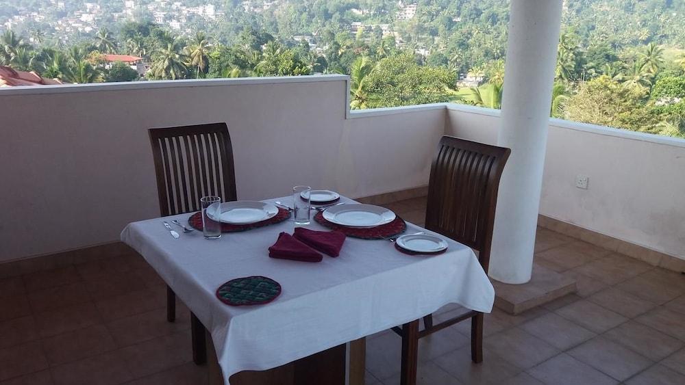 Kandyan Family Villa