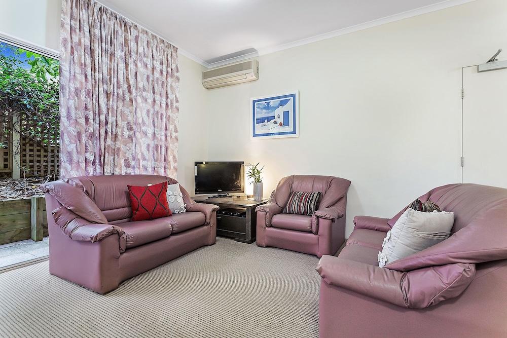 Zenith Studio Unit 3, 10 Messines Street